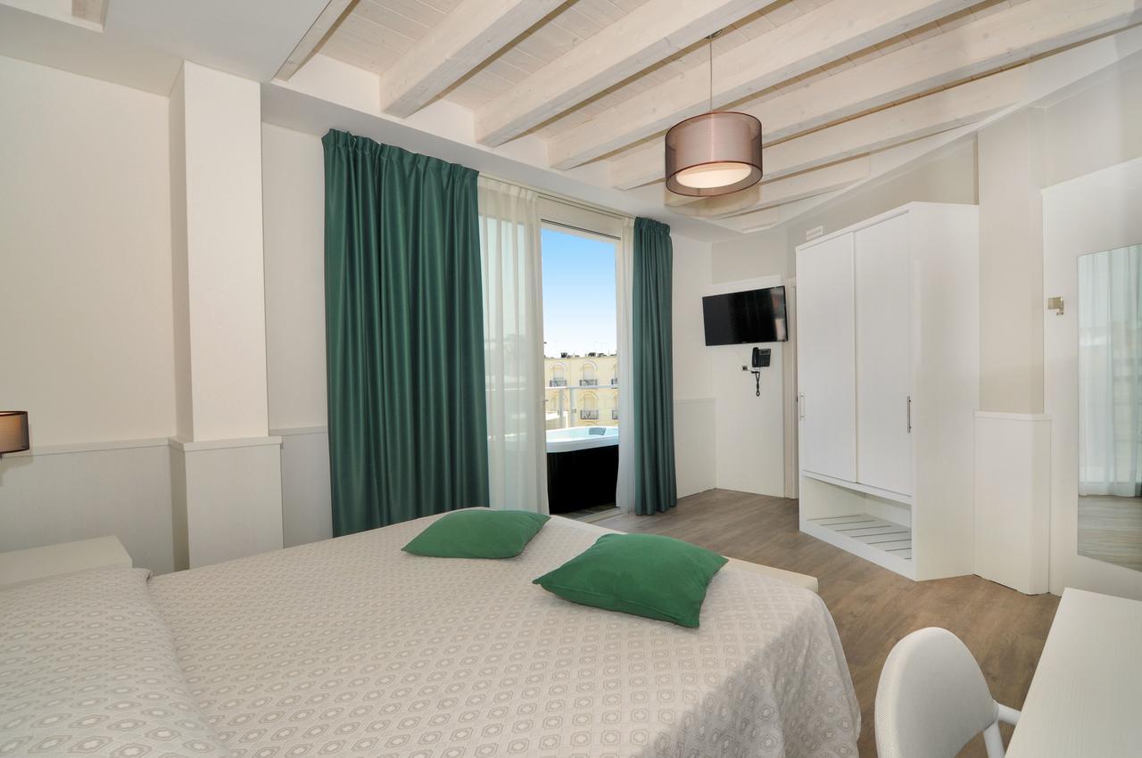 Hotel Austria Каорле Екстериор снимка