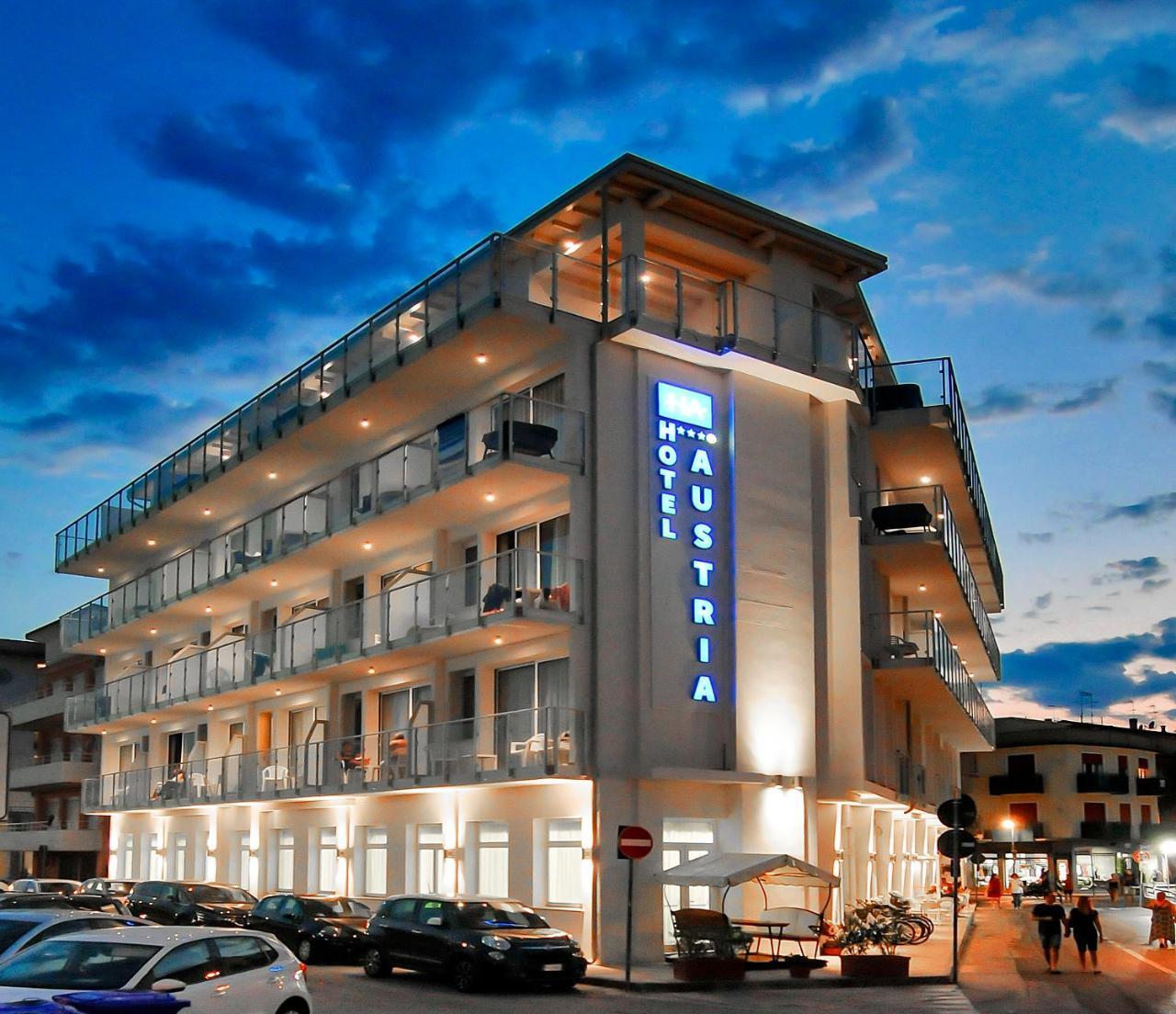 Hotel Austria Каорле Екстериор снимка